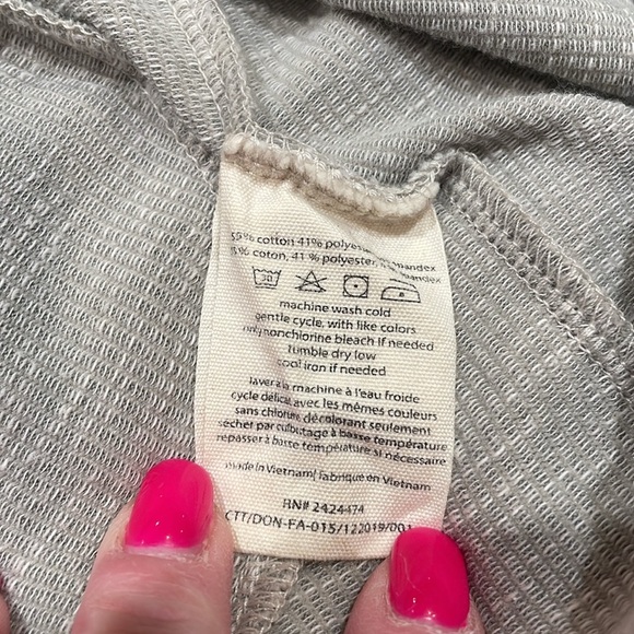 Donni grey and white striped one size fits all wrap cardigan front pockets - Picture 9 of 10